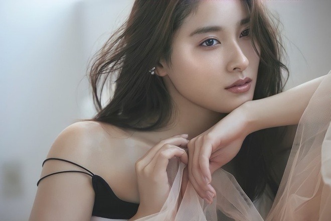 Để con gái liếm hàng hóa ở siêu thị rồi bỏ lại chỗ cũ, 1 mỹ nhân bị dân mạng "tấn công" - Ảnh 3. Để con gái liếm hàng hóa ở siêu thị rồi bỏ lại chỗ cũ, 1 mỹ nhân bị dân mạng "tấn công" - Ảnh 3.