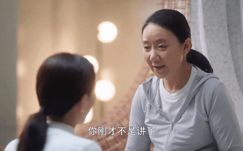 Cảnh “phú bà giả nghèo đi mua trang sức” trong Gió ngang khoảng trời xanh: Bản gốc xem đã bao nhiêu, bản remake bị chê nhiều bấy nhiêu- Ảnh 2. Cảnh “phú bà giả nghèo đi mua trang sức” trong Gió ngang khoảng trời xanh: Bản gốc xem đã bao nhiêu, bản remake bị chê nhiều bấy nhiêu- Ảnh 2.