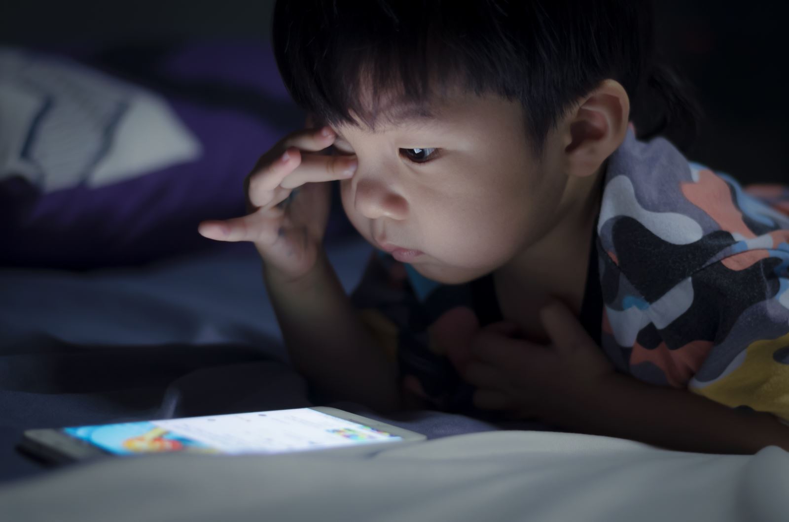 Cảnh báo: Người có thói quen "ôm" điện thoại đi ngủ có thể gặp 5 vấn đề nghiêm trọng này - Ảnh 4. Cảnh báo: Người có thói quen "ôm" điện thoại đi ngủ có thể gặp 5 vấn đề nghiêm trọng này - Ảnh 4.