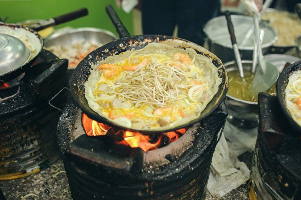 Món bánh đặc sản Việt lên đài Hàn Quốc: Du khách nhận xét "Giờ tôi đã hiểu vì sao nó lại được yêu thích!" - Ảnh 4. Món bánh đặc sản Việt lên đài Hàn Quốc: Du khách nhận xét "Giờ tôi đã hiểu vì sao nó lại được yêu thích!" - Ảnh 4.