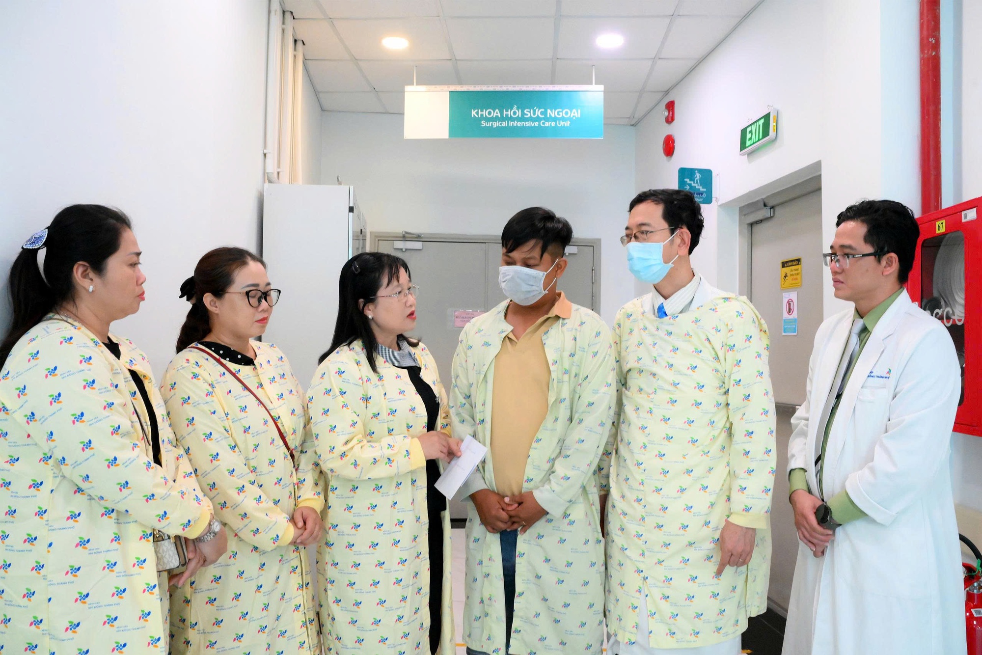 Vụ ph&oacute;ng hỏa đốt ph&ograve;ng trọ tại T&acirc;y Ninh: Cứu sống 2 ch&aacute;u b&eacute; bị bỏng nặng - Ảnh 3.
