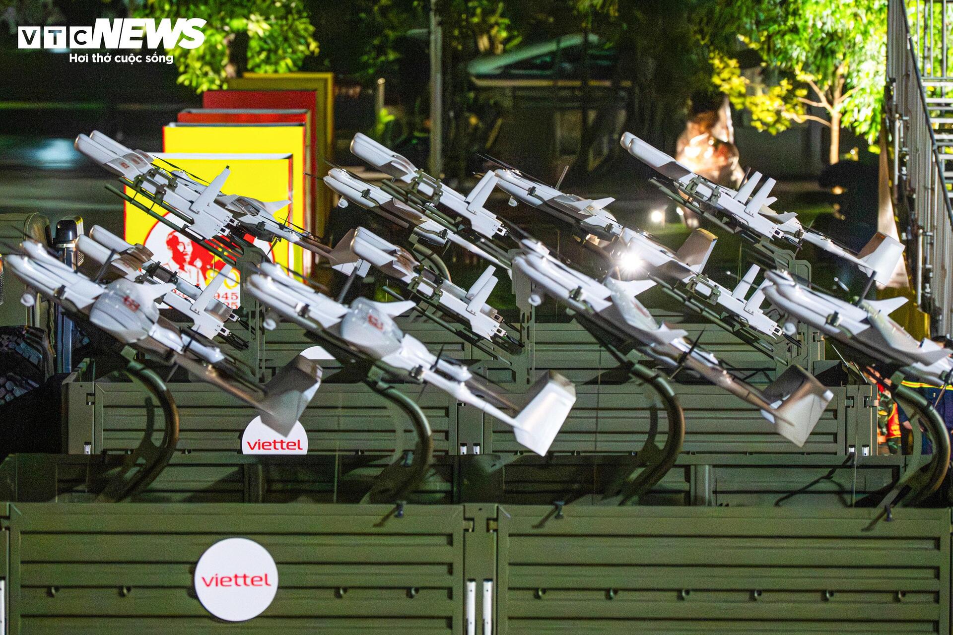 Chiêm ngưỡng dàn UAV hiện đại của Việt Nam tại tổng hợp luyện A80 - Ảnh 7. Chiêm ngưỡng dàn UAV hiện đại của Việt Nam tại tổng hợp luyện A80 - Ảnh 7.