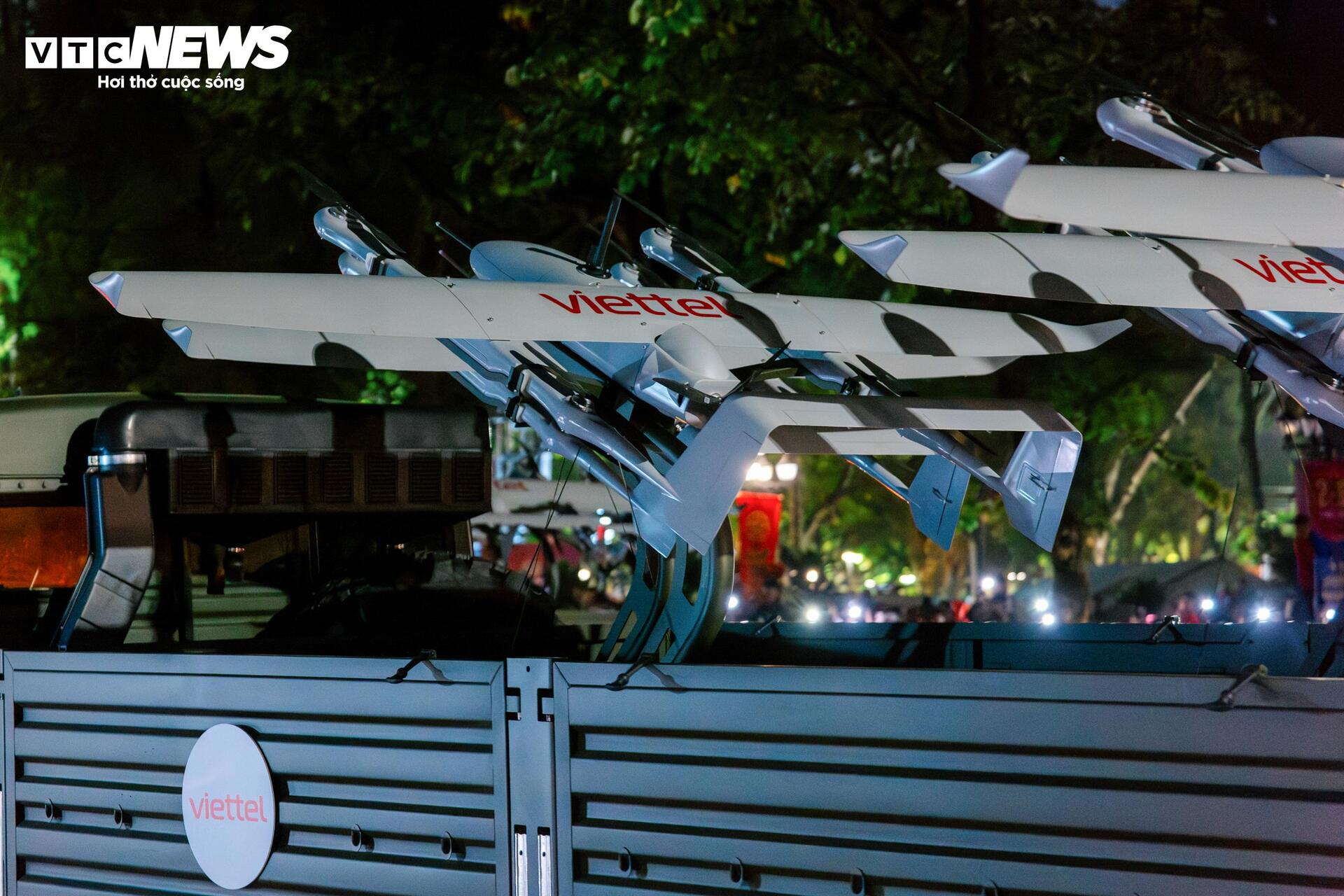 Chiêm ngưỡng dàn UAV hiện đại của Việt Nam tại tổng hợp luyện A80 - Ảnh 5. Chiêm ngưỡng dàn UAV hiện đại của Việt Nam tại tổng hợp luyện A80 - Ảnh 5.