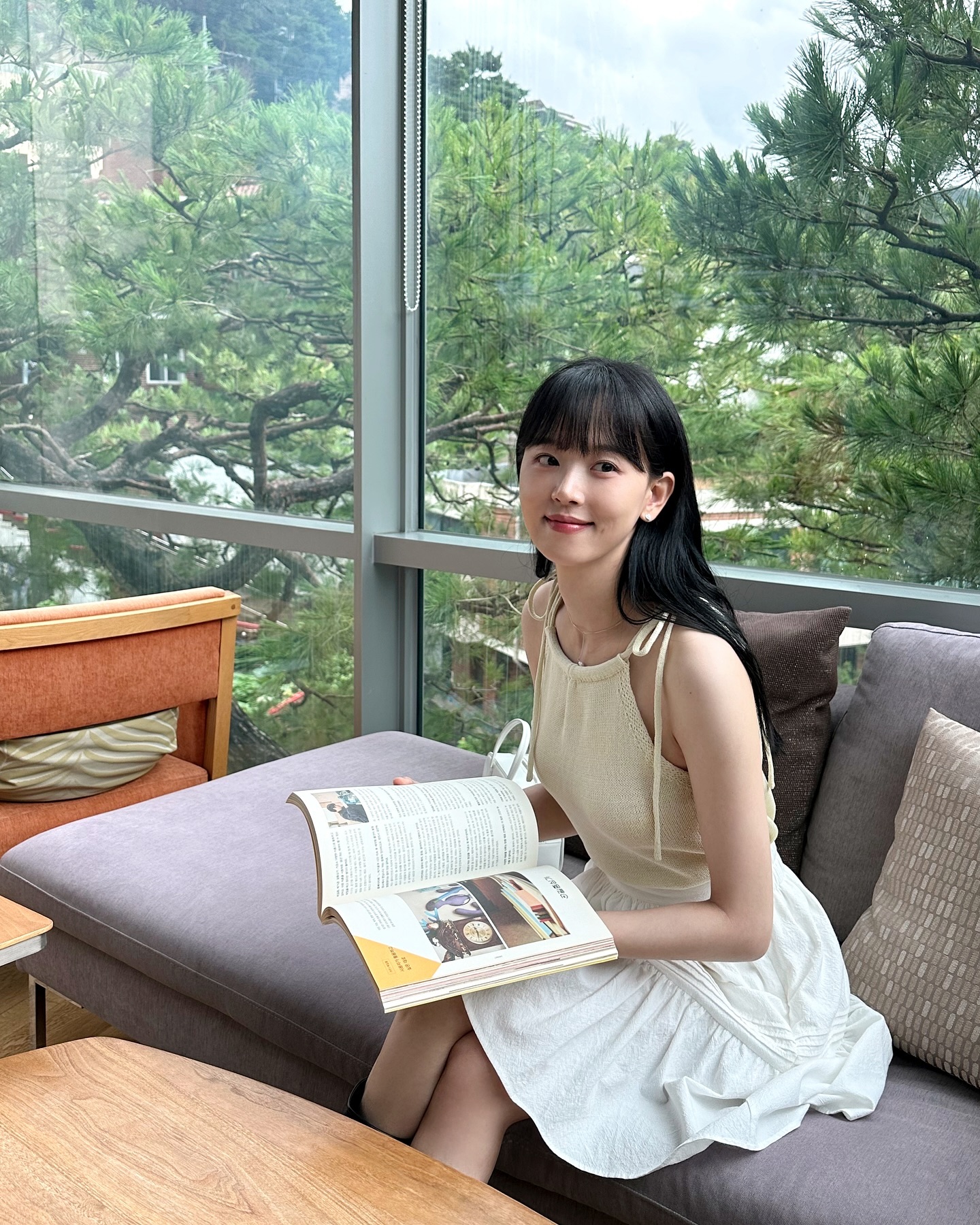 "Kỳ ph&ugrave;ng địch thủ" của Yoona: 36 tuổi m&agrave; trẻ trung như 26, style thường ng&agrave;y rất xinh tươi - Ảnh 3.
