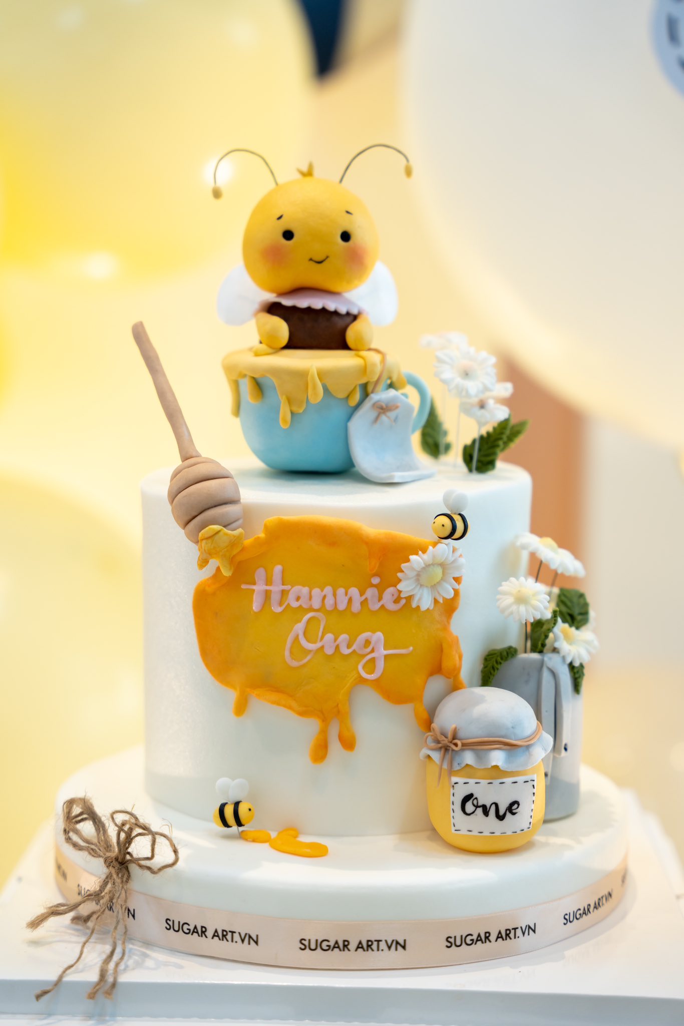 Công chúa út Hannie nhà Ông Cao Thắng tròn 1 tuổi mà tóc dài xinh chẳng kém gì chị Winnie: Sao mà mẹ Đông Nhi đẻ khéo quá vậy?- Ảnh 3. Công chúa út Hannie nhà Ông Cao Thắng tròn 1 tuổi mà tóc dài xinh chẳng kém gì chị Winnie: Sao mà mẹ Đông Nhi đẻ khéo quá vậy?- Ảnh 3.