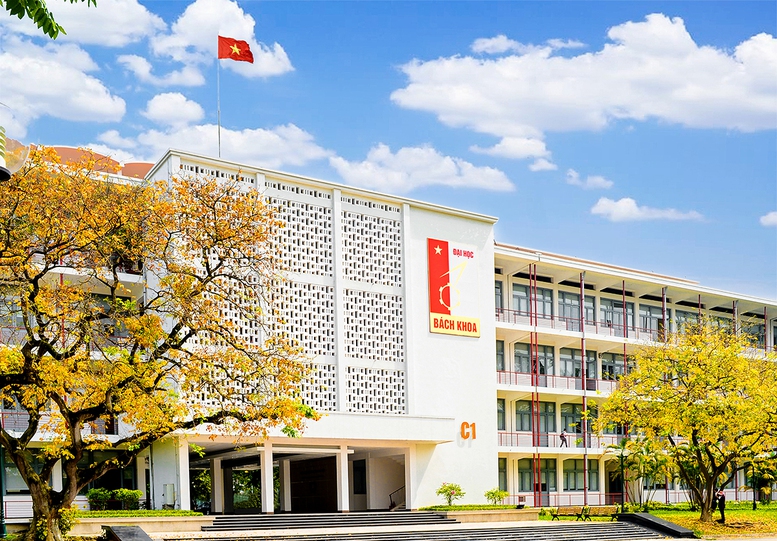 Toàn cảnh điểm chuẩn đại học năm 2025: Sư phạm tiếp tục giữ vững &quot;ngôi vương&quot;, kinh tế nhiều biến động! - Ảnh 6.