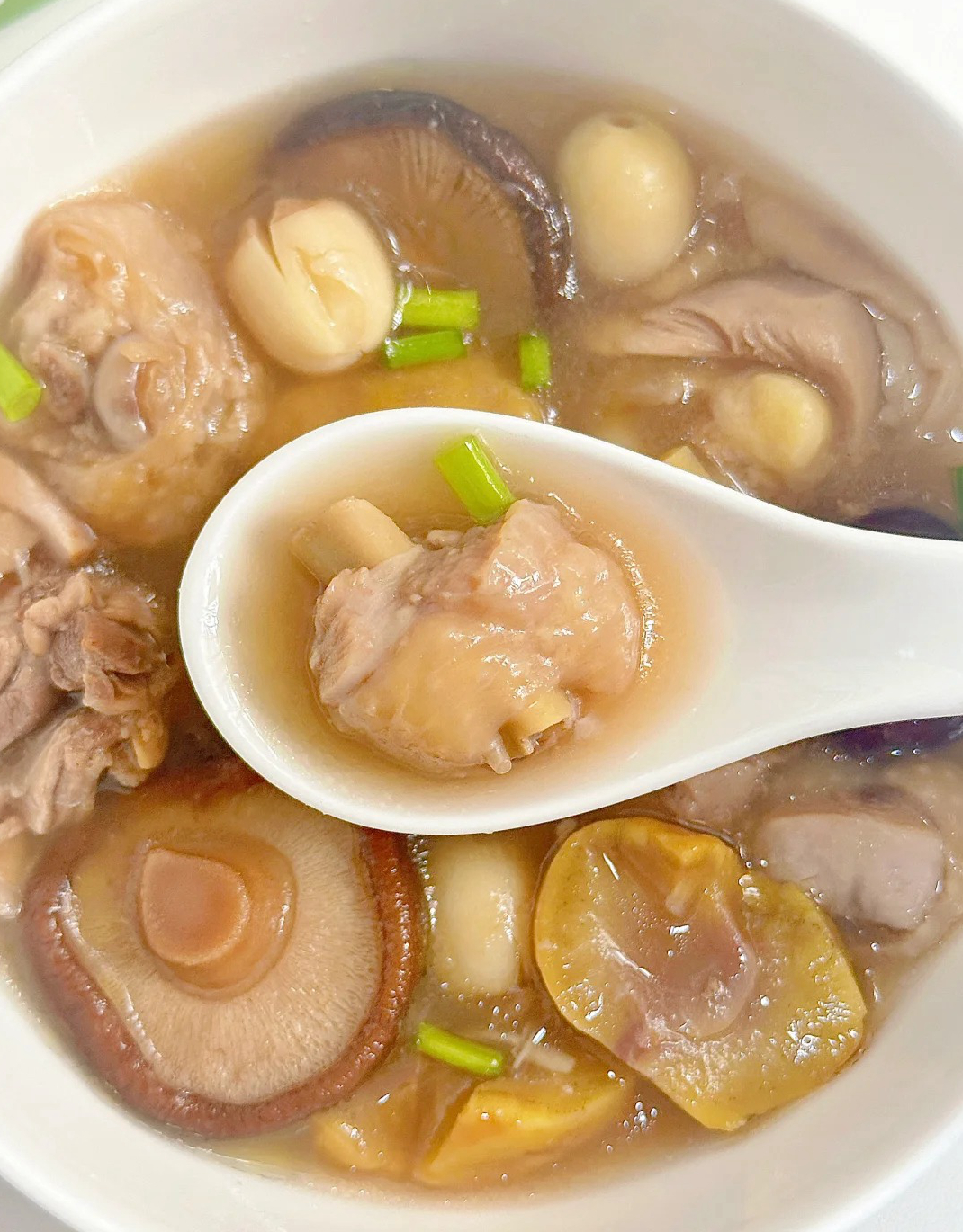 Đây là nguyên liệu được khuyến khích ăn 2 lần/tuần: Dùng nấu 3 món ngon lại tốt cho mọi lứa tuổi vào mùa thu - Ảnh 7. Đây là nguyên liệu được khuyến khích ăn 2 lần/tuần: Dùng nấu 3 món ngon lại tốt cho mọi lứa tuổi vào mùa thu - Ảnh 7.