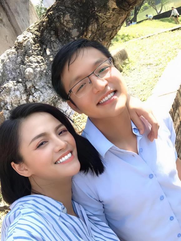 2 sao Việt có em trai cực phẩm: 1 người là Tiến sĩ Đại học Cambridge danh giá nước Anh, 1 người là Thạc sĩ Đại học top 5 Nhật Bản - Ảnh 2. 2 sao Việt có em trai cực phẩm: 1 người là Tiến sĩ Đại học Cambridge danh giá nước Anh, 1 người là Thạc sĩ Đại học top 5 Nhật Bản - Ảnh 2.