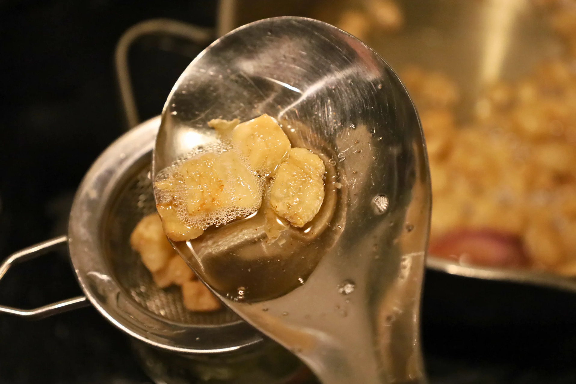 how-to-make-lard-and-pork-greaves-6-scaled-1-1756100579655-1756100579753746260010.jpg