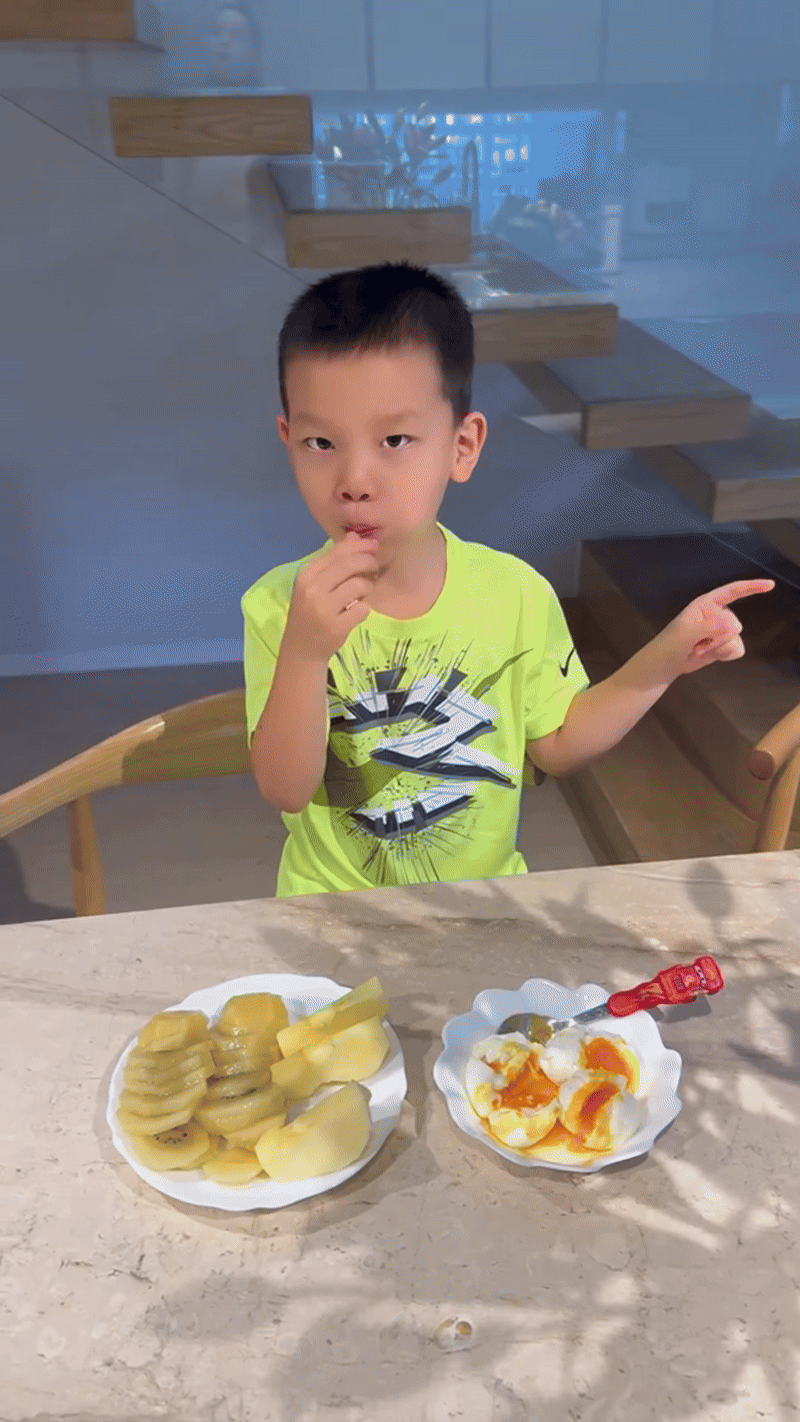 Một ngày của Hà Hồ gây sốt TikTok: Đẹp thôi chưa đủ, ghi điểm nhất là cách dạy con &quot;chuẩn sách giáo khoa&quot;!- Ảnh 2.