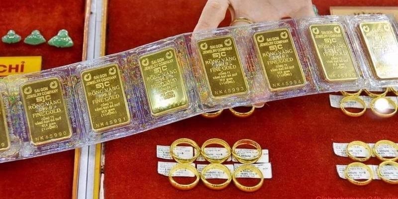 Giá vàng miếng sáng 26/8 tiếp tục lập kỷ lục mới - Ảnh 1.