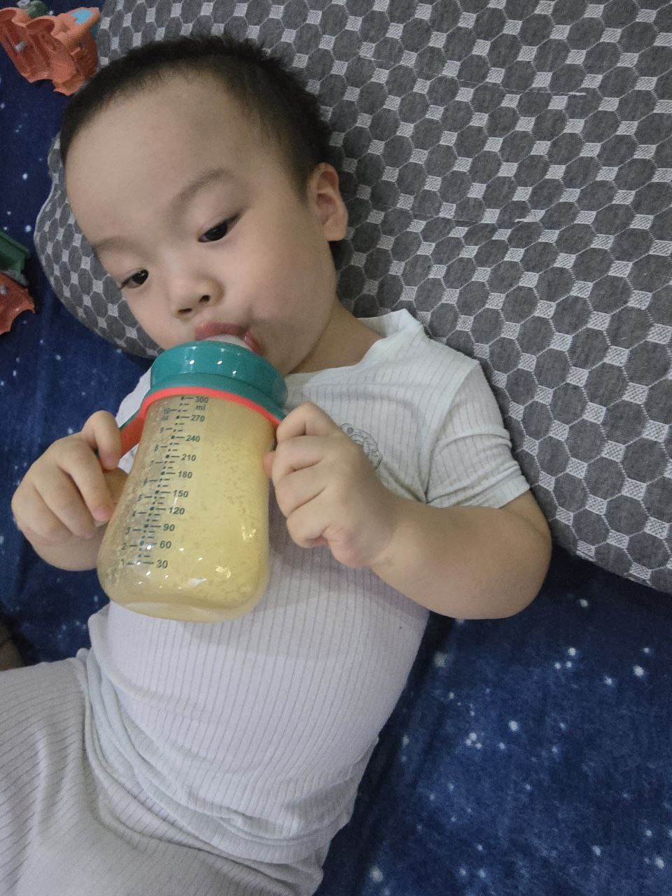 Để có em bé “trộm vía tỷ lần”: 1 mom ở Hà Nội chia sẻ kinh nghiệm lên thời gian biểu dinh dưỡng cho bé trai 2 tuổi nhà mình- Ảnh 3. Để có em bé “trộm vía tỷ lần”: 1 mom ở Hà Nội chia sẻ kinh nghiệm lên thời gian biểu dinh dưỡng cho bé trai 2 tuổi nhà mình- Ảnh 3.