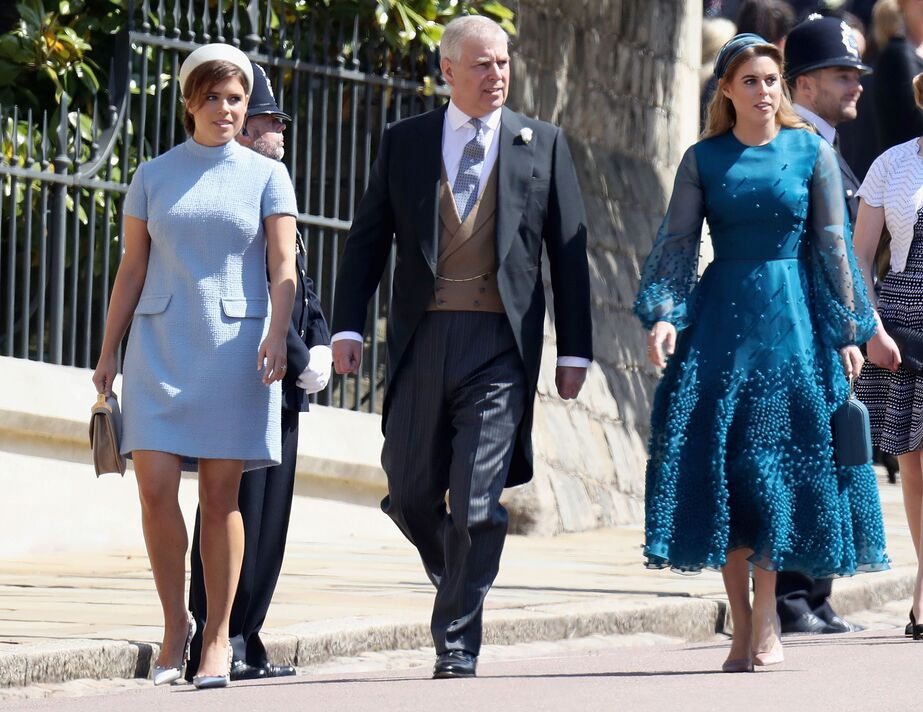 Công chúa Beatrice và Eugenie có nguy cơ mất trắng thừa kế vì một quyết định bất ngờ- Ảnh 2. Công chúa Beatrice và Eugenie có nguy cơ mất trắng thừa kế vì một quyết định bất ngờ- Ảnh 2.