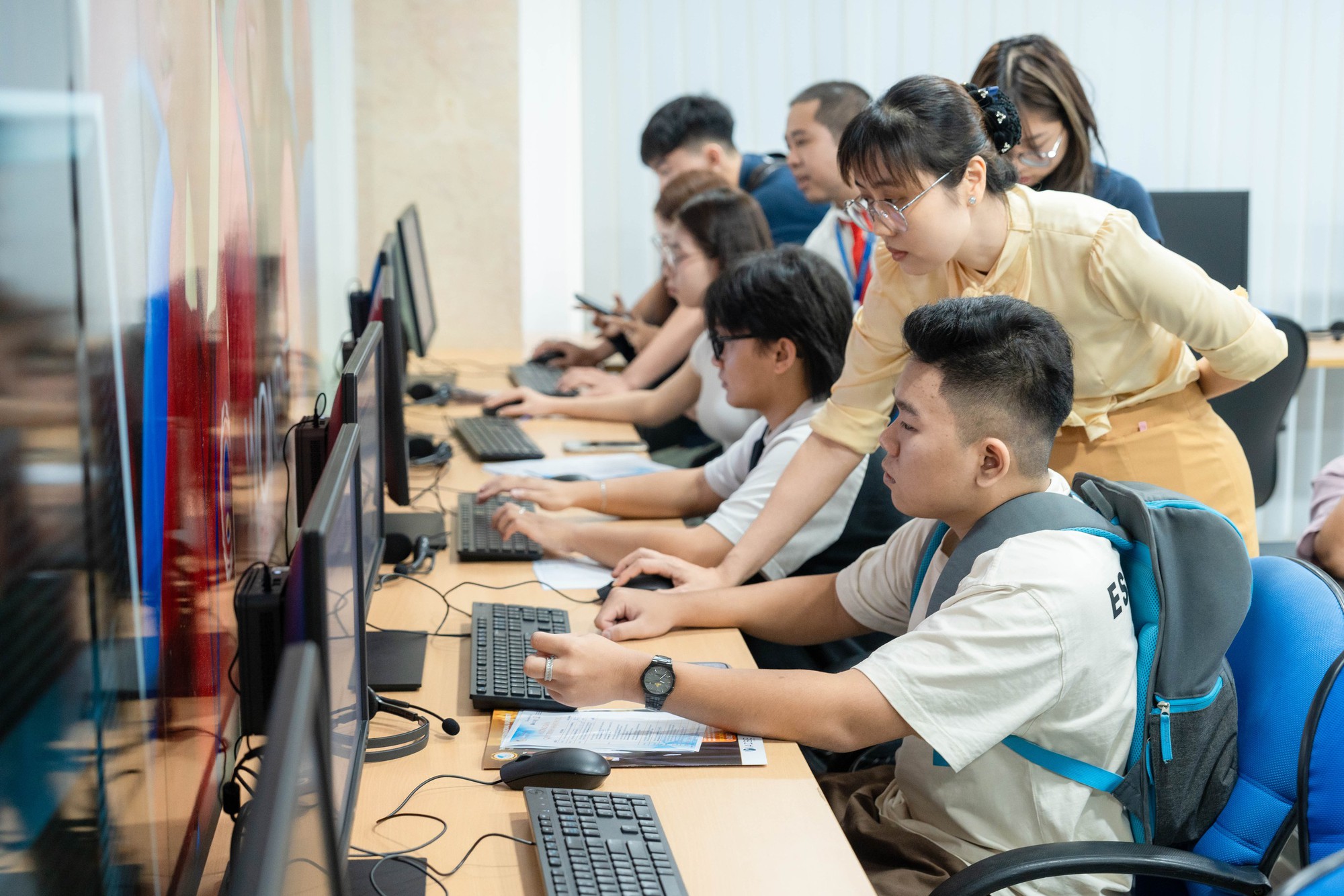 Loạt trường ĐH tại TP HCM tuyển bổ sung - Ảnh 1.