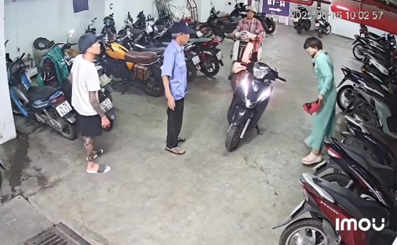 Danh tính cô gái trẻ tung võ nghệ Danh tính cô gái trẻ tung võ nghệ