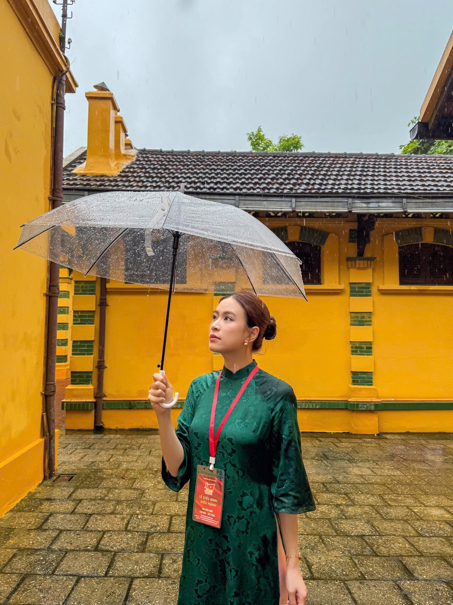 Hoàng Thuỳ Linh công khai xuất hiện bên Đen Vâu - Ảnh 2. Hoàng Thuỳ Linh công khai xuất hiện bên Đen Vâu - Ảnh 2.
