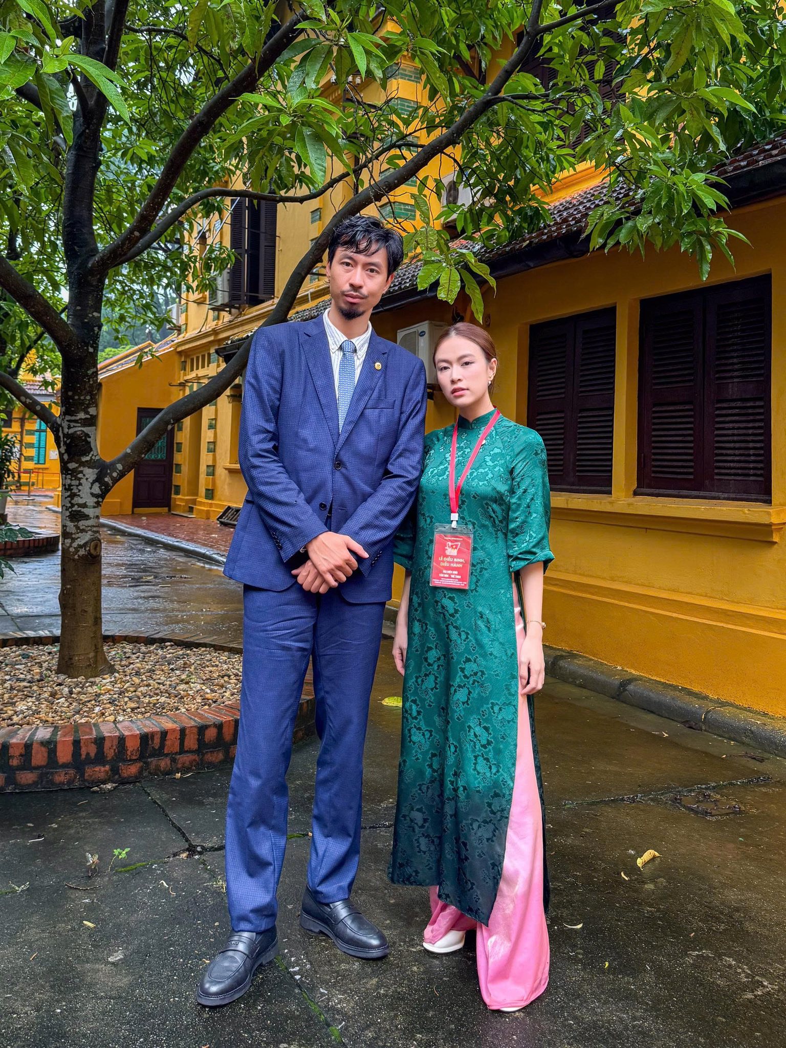 Hoàng Thuỳ Linh công khai xuất hiện bên Đen Vâu - Ảnh 1. Hoàng Thuỳ Linh công khai xuất hiện bên Đen Vâu - Ảnh 1.