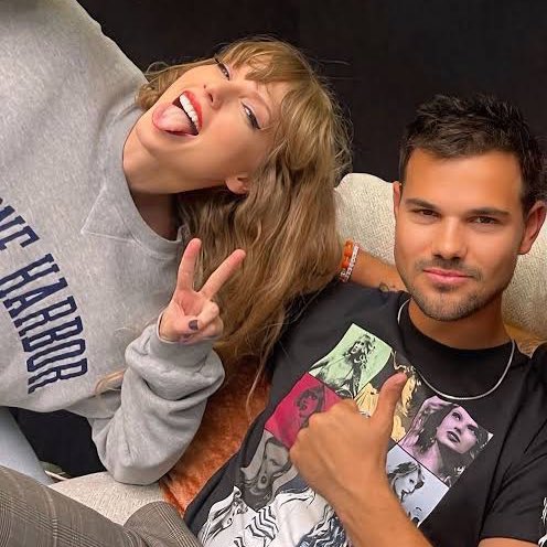 Vào mà xem cả thế giới phản ứng khi Taylor Swift lấy chồng: Tổng thống Trump và bạn trai cũ có động thái khó tin!- Ảnh 3. Vào mà xem cả thế giới phản ứng khi Taylor Swift lấy chồng: Tổng thống Trump và bạn trai cũ có động thái khó tin!- Ảnh 3.