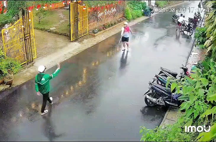 Lâm Đồng: Người phụ nữ bị nhóm của chồng chặn đánh trước cửa nhà - Ảnh 1. Lâm Đồng: Người phụ nữ bị nhóm của...chồng chặn đánh trước cửa nhà - Ảnh 1.