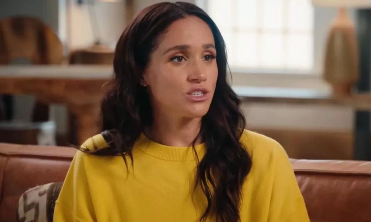 Meghan Markle tiết lộ sự gượng ép khi còn trong Hoàng gia: “Luôn phải mặc quần tất màu nude”- Ảnh 1. Meghan Markle tiết lộ sự gượng ép khi còn trong Hoàng gia: “Luôn phải mặc quần tất màu nude”- Ảnh 1.