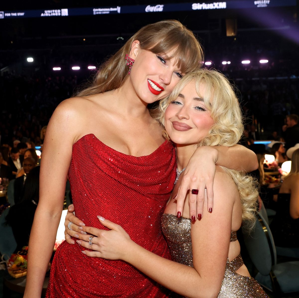 taylor-swift-and-sabrina-carpent-1756267666686-17562676670411914515711.jpg