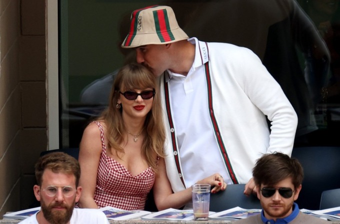 taylor-swift-travis-kelce-us-ope-1756261580365-17562615807931908128522.jpg