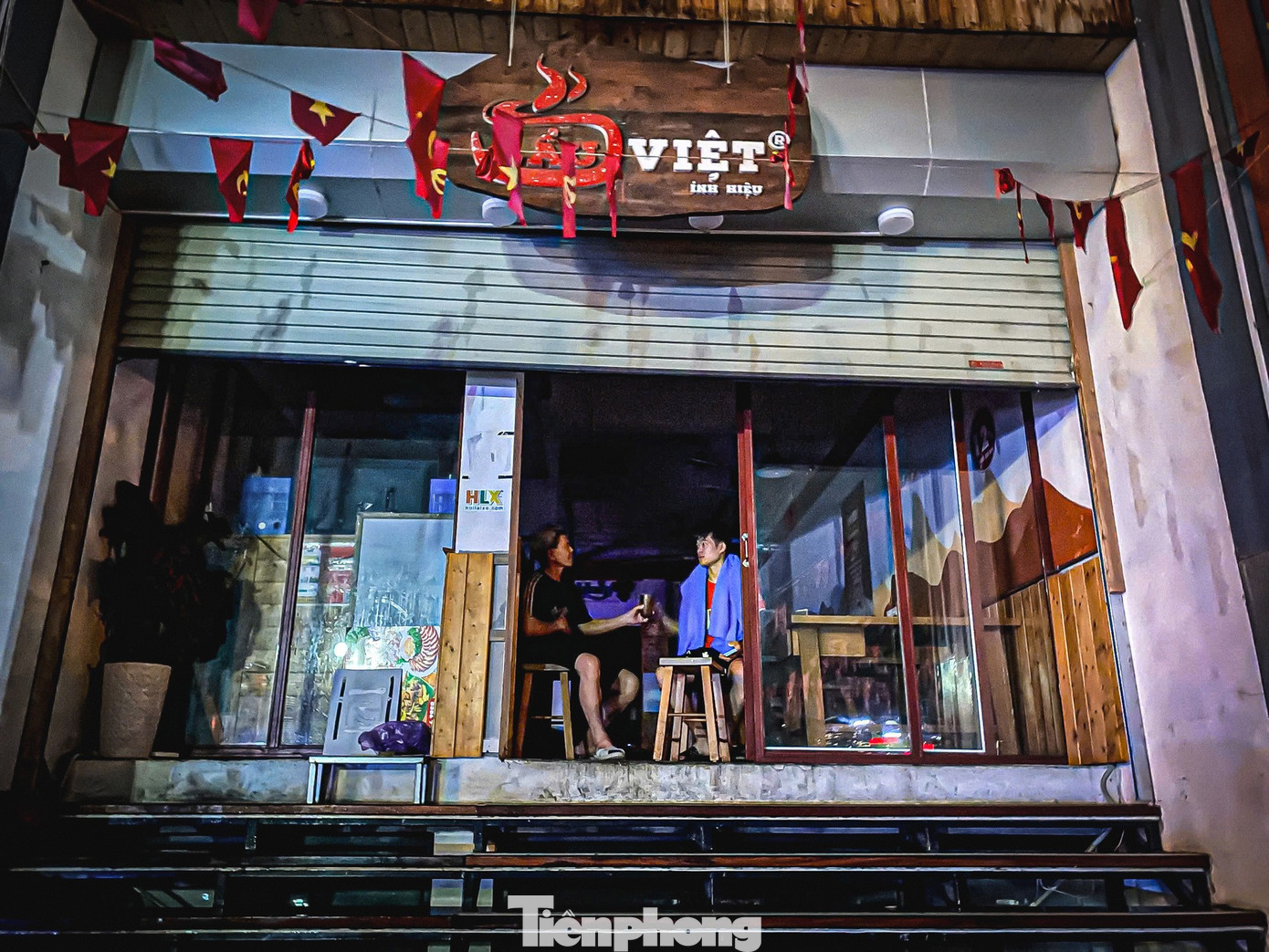 24 giờ mất điện, nước: Hàng trăm hộ dân ở 'làng' biệt thự triệu đô Hà Nội thắp đèn dầu, loay hoay 'chạy' ngập - Ảnh 5.
