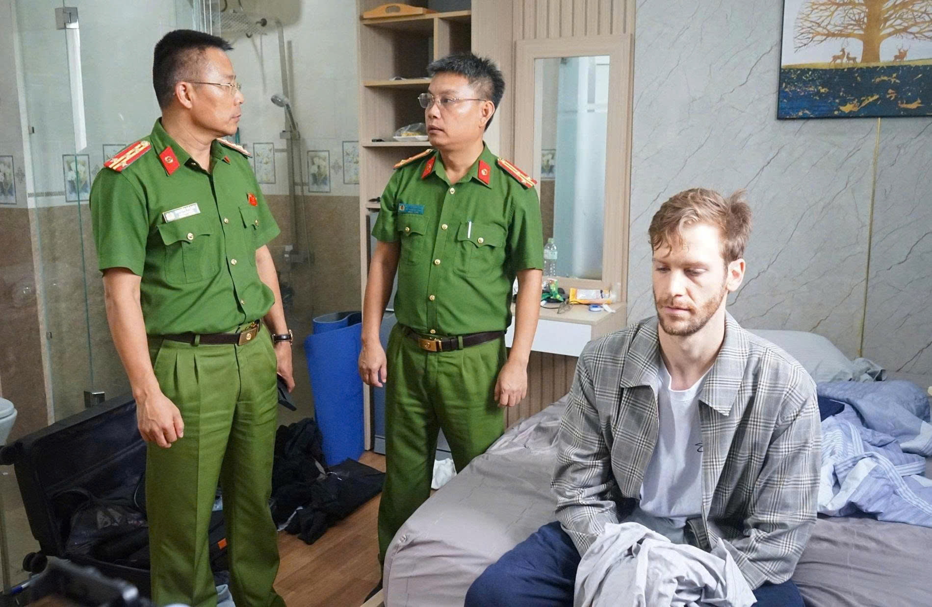 Bất ngờ danh tính nghi phạm cướp tiệm vàng tại Đà Nẵng- Ảnh 1. Bất ngờ danh tính nghi phạm cướp tiệm vàng tại Đà Nẵng- Ảnh 1.