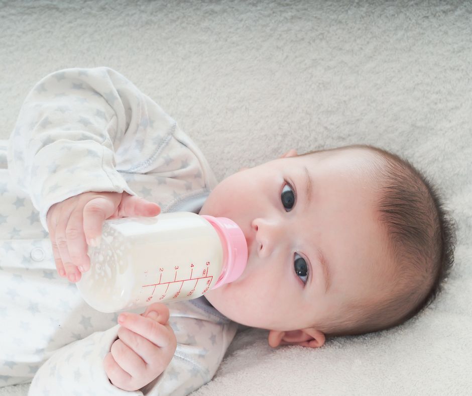 Hướng dẫn đọc thành phần, bao bì, cách lựa chọn sữa để các mẹ không bị “hoa mắt” khi đứng trước kệ sữa- Ảnh 1. Hướng dẫn đọc thành phần, bao bì, cách lựa chọn sữa để các mẹ không bị “hoa mắt” khi đứng trước kệ sữa- Ảnh 1.