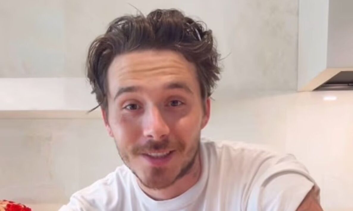 Brooklyn Beckham lại “đá xéo” David và Victoria, lộ rõ khoảng cách không thể hàn gắn- Ảnh 1. Brooklyn Beckham lại “đá xéo” David và Victoria, lộ rõ khoảng cách không thể hàn gắn- Ảnh 1.