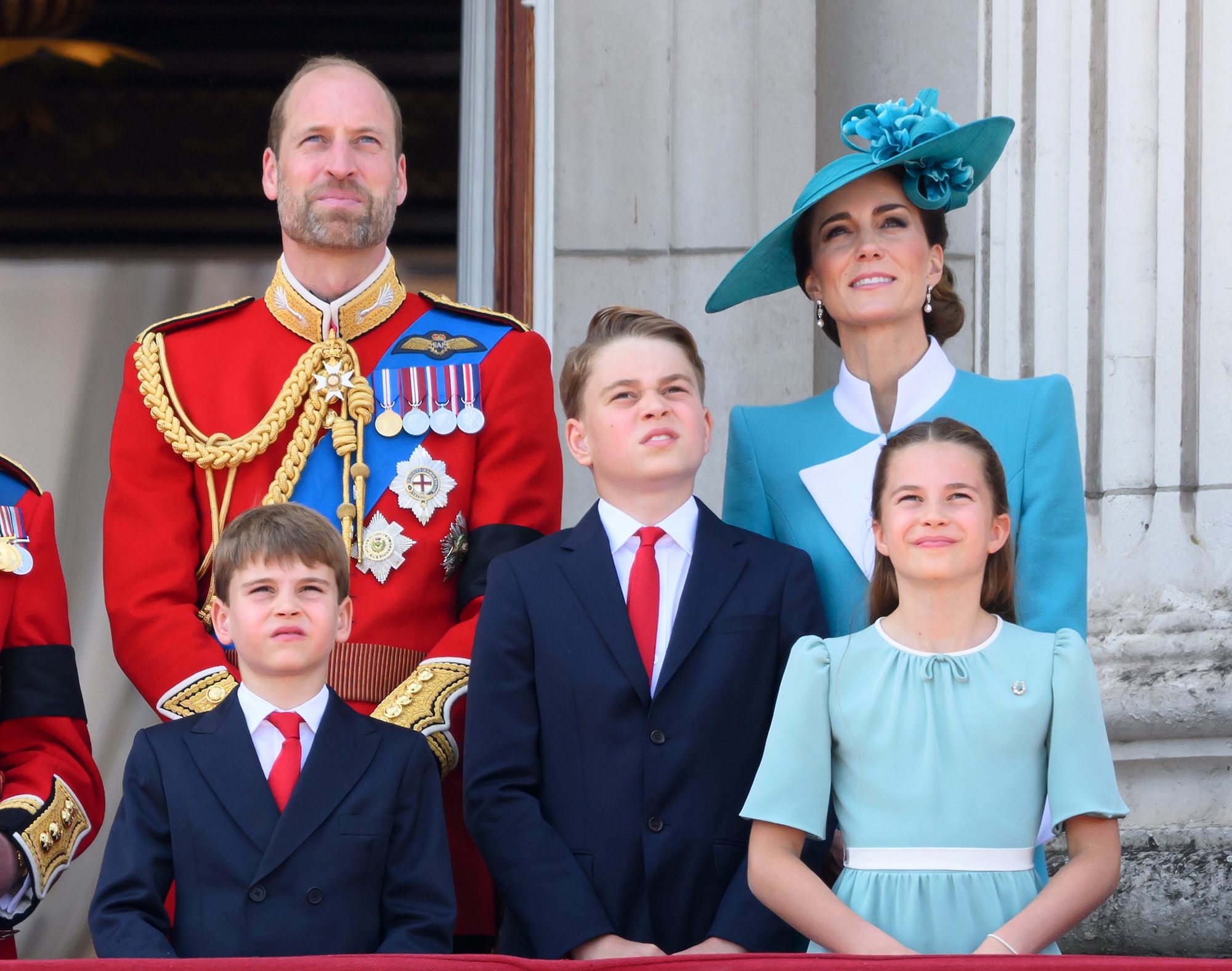 Soi mái tóc của công chúa Charlotte, chuyên gia phải khen: Công nương Kate dạy con quá tinh tế- Ảnh 2. Soi mái tóc của công chúa Charlotte, chuyên gia phải khen: Công nương Kate dạy con quá tinh tế- Ảnh 2.