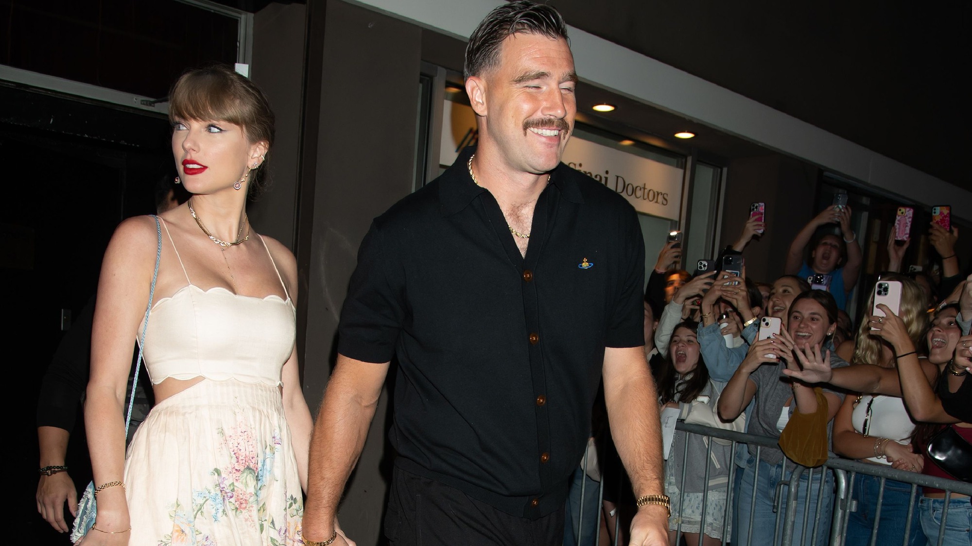 taylor-swift-and-travis-kelce-ar-17562921209571839710902-1756351488506-1756351489009471422864.jpg