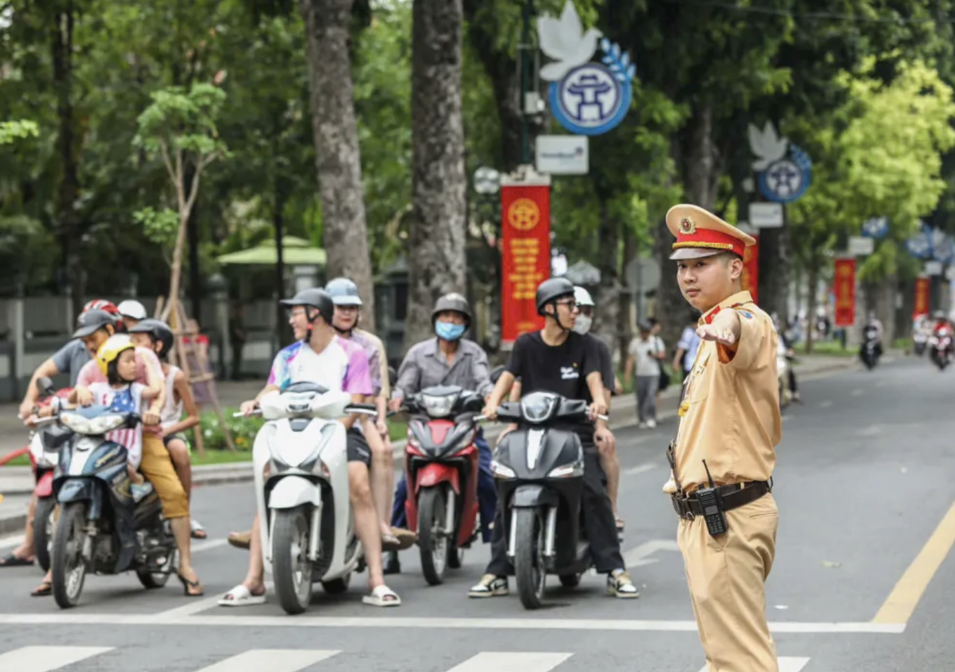 Hà Nội lùi thời gian cấm đường phục vụ Tổng duyệt A80 từ 18 giờ xuống 22 giờ ngày 29-8 - Ảnh 1. Hà Nội lùi thời gian cấm đường phục vụ Tổng duyệt A80 từ 18 giờ xuống 22 giờ ngày 29-8 - Ảnh 1.
