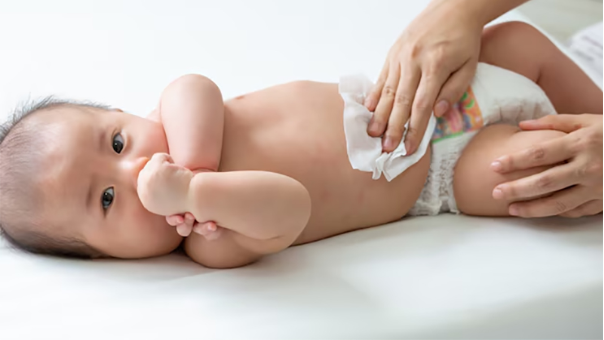85% phụ huynh công nhận: Lau chườm kiểu mới giúp trẻ hạ sốt hiệu quả - Ảnh 1.