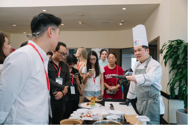 Khi gà Mỹ trở thành chất liệu sáng tạo trong bức tranh ẩm thực Việt- Ảnh 3. Khi gà Mỹ trở thành chất liệu sáng tạo trong bức tranh ẩm thực Việt- Ảnh 3.