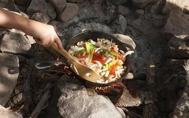 Ăn không đúng, não của bạn sẽ teo nhanh hơn một bước? Bác sĩ chỉ ra 4 loại thực phẩm là &quot;chất gia tốc&quot; teo não, bỏ ngay từ hôm nay- Ảnh 4.