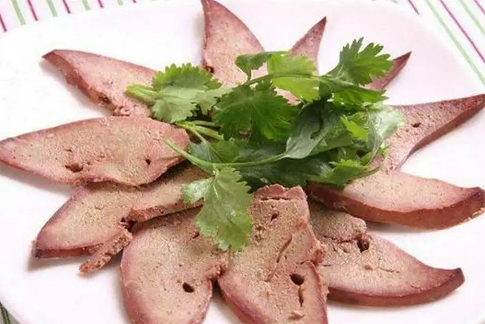 Gan lợn mua về đừng rửa ngay với nước, làm cách này sẽ khử mùi hôi, sạch độc tố - Ảnh 1. Gan lợn mua về đừng rửa ngay với nước, làm cách này sẽ khử mùi hôi, sạch độc tố - Ảnh 1.