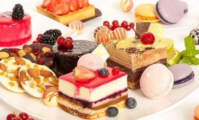 Ăn không đúng, não của bạn sẽ teo nhanh hơn một bước? Bác sĩ chỉ ra 4 loại thực phẩm là &quot;chất gia tốc&quot; teo não, bỏ ngay từ hôm nay- Ảnh 2.
