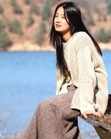 Bí ẩn nhan sắc là "kỳ phùng địch thủ" của Lee Young Ae, độ nổi tiếng bằng cả Son Ye Jin, Suzy và Kim Tae Ri thời nay cộng lại- Ảnh 4. Bí ẩn nhan sắc là "kỳ phùng địch thủ" của Lee Young Ae, độ nổi tiếng bằng cả Son Ye Jin, Suzy và Kim Tae Ri thời nay cộng lại- Ảnh 4.