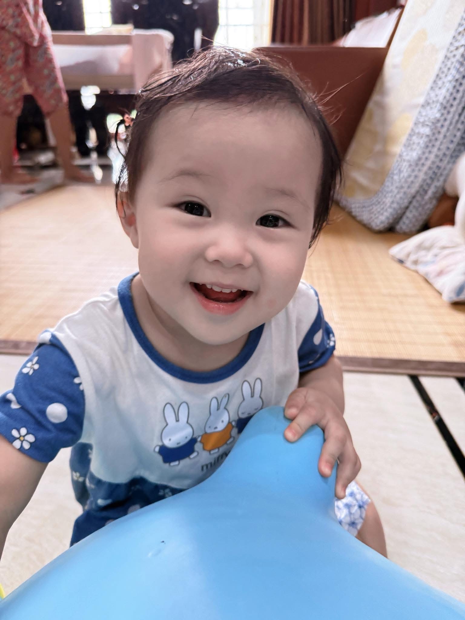 Mừng sinh nhật con gái 2 tuổi, vợ chồng cầu thủ Duy Mạnh khiến dân mạng cười nghiêng ngả vì ảnh hài hước của bé Cony- Ảnh 4.