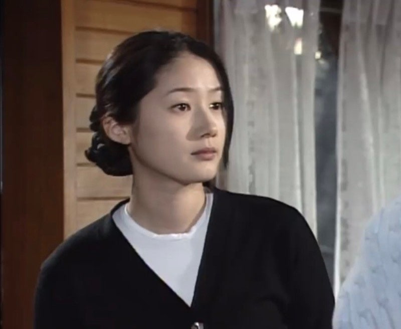 Bí ẩn nhan sắc là "kỳ phùng địch thủ" của Lee Young Ae, độ nổi tiếng bằng cả Son Ye Jin, Suzy và Kim Tae Ri thời nay cộng lại- Ảnh 12. Bí ẩn nhan sắc là "kỳ phùng địch thủ" của Lee Young Ae, độ nổi tiếng bằng cả Son Ye Jin, Suzy và Kim Tae Ri thời nay cộng lại- Ảnh 12.