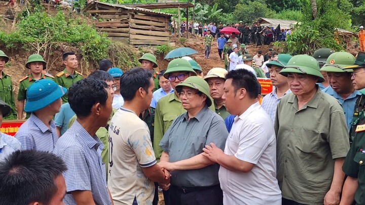 Lũ dữ xé toạc núi rừng, bản làng ở Điện Biên thành biển bùn hoang tàn - Ảnh 14.