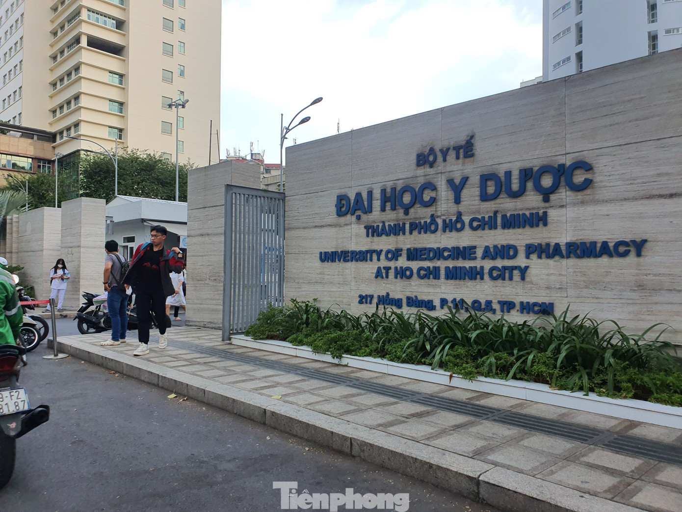 Không đặt ngưỡng yêu cầu, ĐH Y Dược TPHCM đề nghị hàng trăm thí sinh phải cung cấp minh chứng IELST - Ảnh 1. Không đặt ngưỡng yêu cầu, ĐH Y Dược TPHCM đề nghị hàng trăm thí sinh phải cung cấp minh chứng IELST - Ảnh 1.