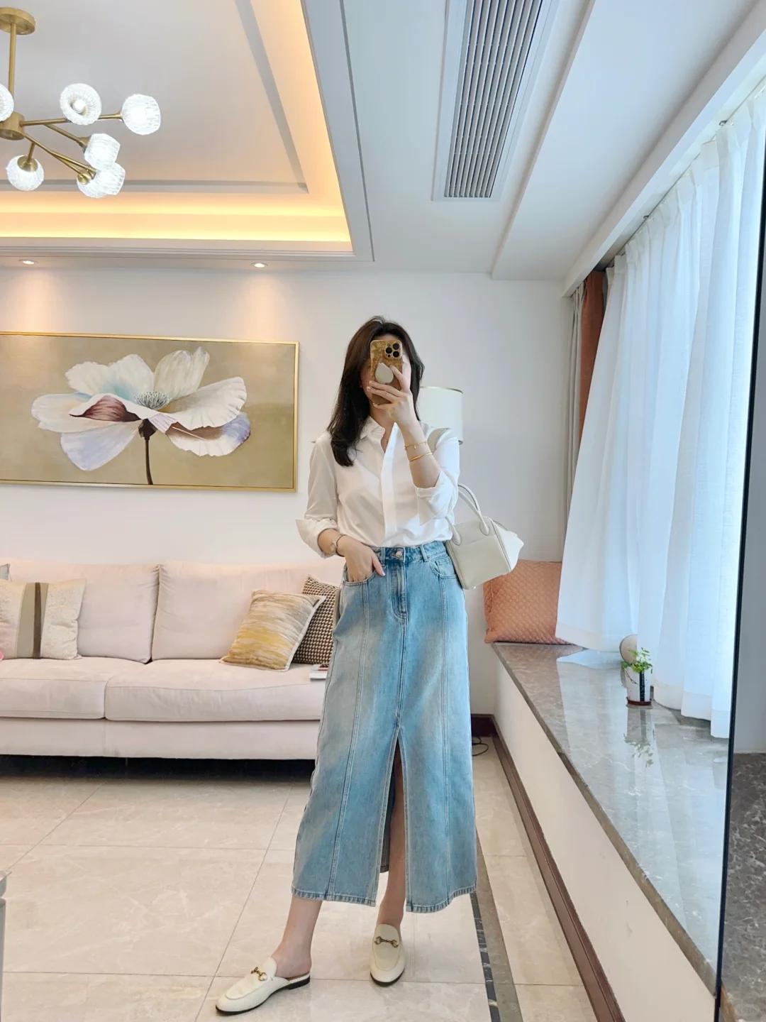 Đầu hè không thể thiếu: Váy denim – "thần phẩm" giúp trẻ hóa, dễ phối, che khuyết điểm và mang lại vẻ ngoài tươi trẻ - Ảnh 6. Đầu hè không thể thiếu: Váy denim – "thần phẩm" giúp trẻ hóa, dễ phối, che khuyết điểm và mang lại vẻ ngoài tươi trẻ - Ảnh 6.