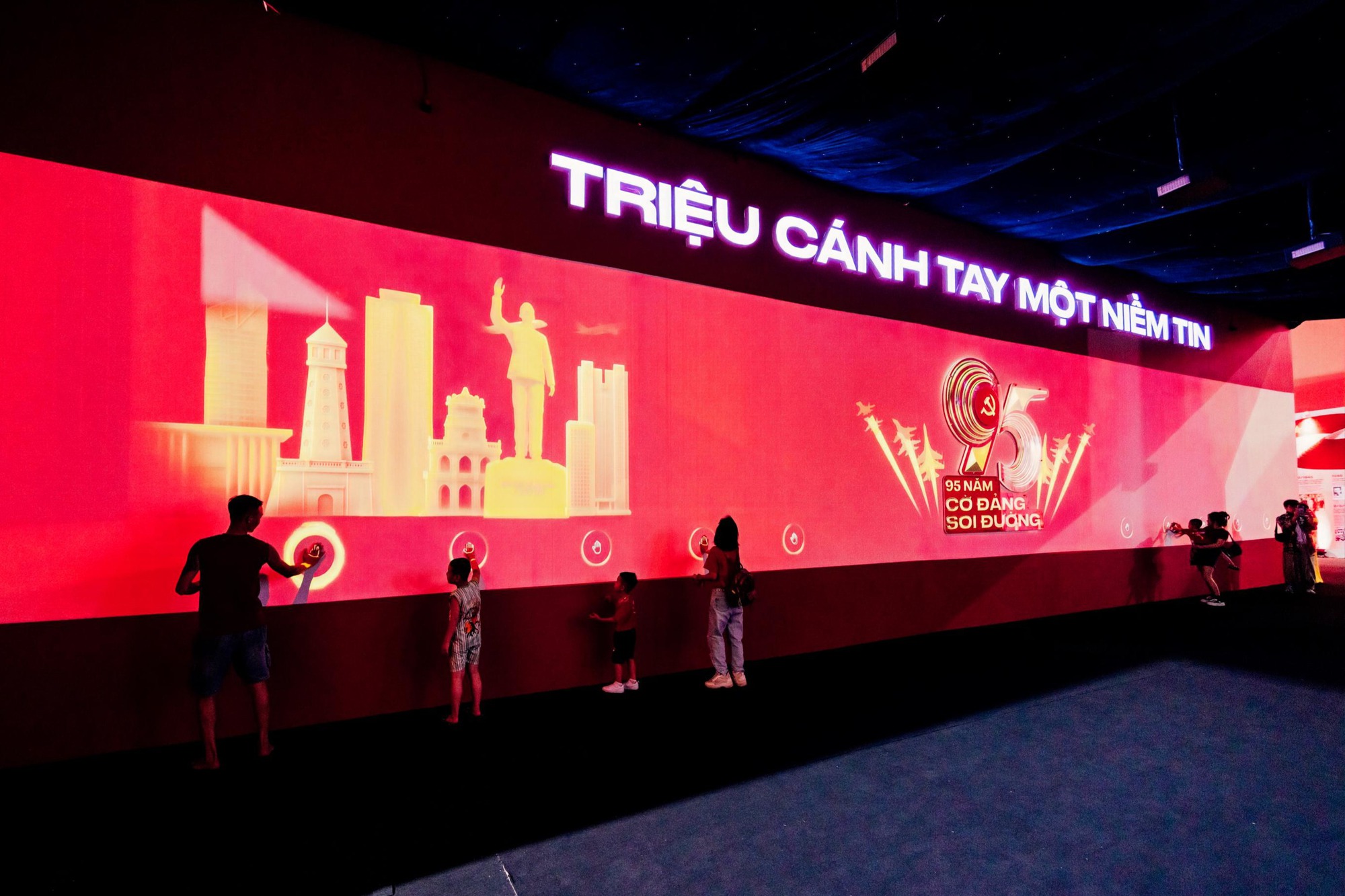 Khi công nghệ tiên phong "thổi hồn" vào lịch sử- Ảnh 2. Khi công nghệ tiên phong "thổi hồn" vào lịch sử- Ảnh 2.
