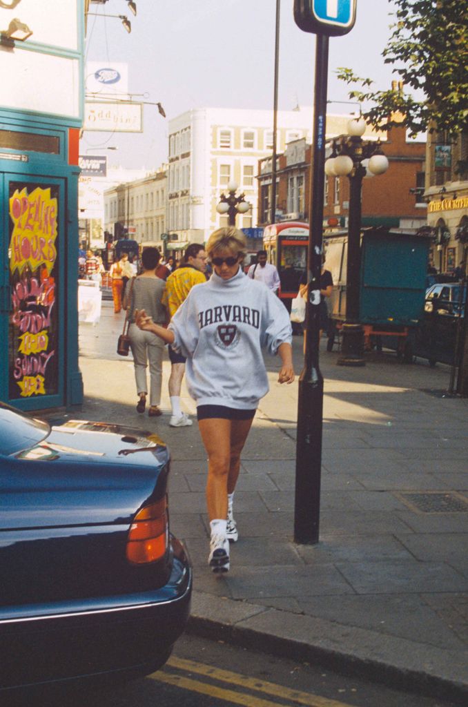 55cce7390fec-princess-diana-harvard-sweatshirt-17564926766481259222187-1756526151233-17565261564021231434087.jpg