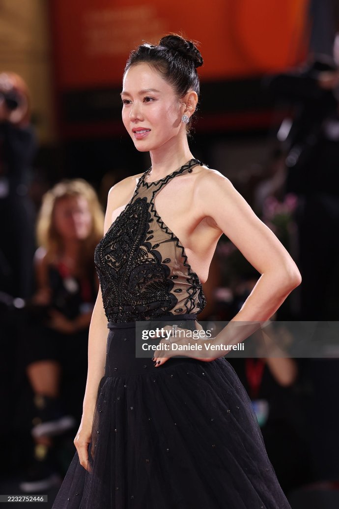Son Ye Jin đổ bộ thảm đỏ LHP Venice: Visual bị Son Ye Jin đổ bộ thảm đỏ LHP Venice: Visual bị