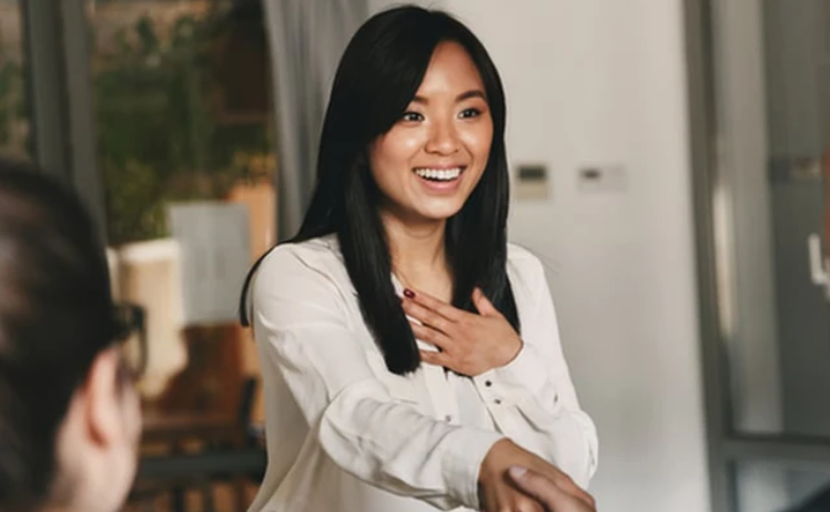 4 câu hỏi người EQ cao luôn tránh, người EQ thấp lại vô tư hỏi khiến ai cũng khó chịu, né xa - Ảnh 1. 4 câu hỏi người EQ cao luôn tránh, người EQ thấp lại vô tư hỏi khiến ai cũng khó chịu, né xa - Ảnh 1.