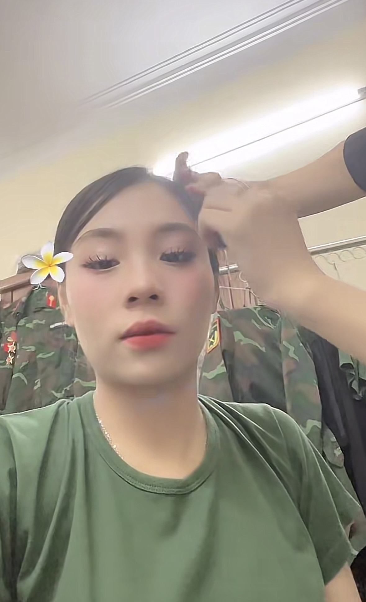 Cảnh hậu trường "đắt giá" trong doanh trại chiến sĩ đêm trước Tổng duyệt - Ảnh 3. Cảnh hậu trường "đắt giá" trong doanh trại chiến sĩ đêm trước Tổng duyệt - Ảnh 3.