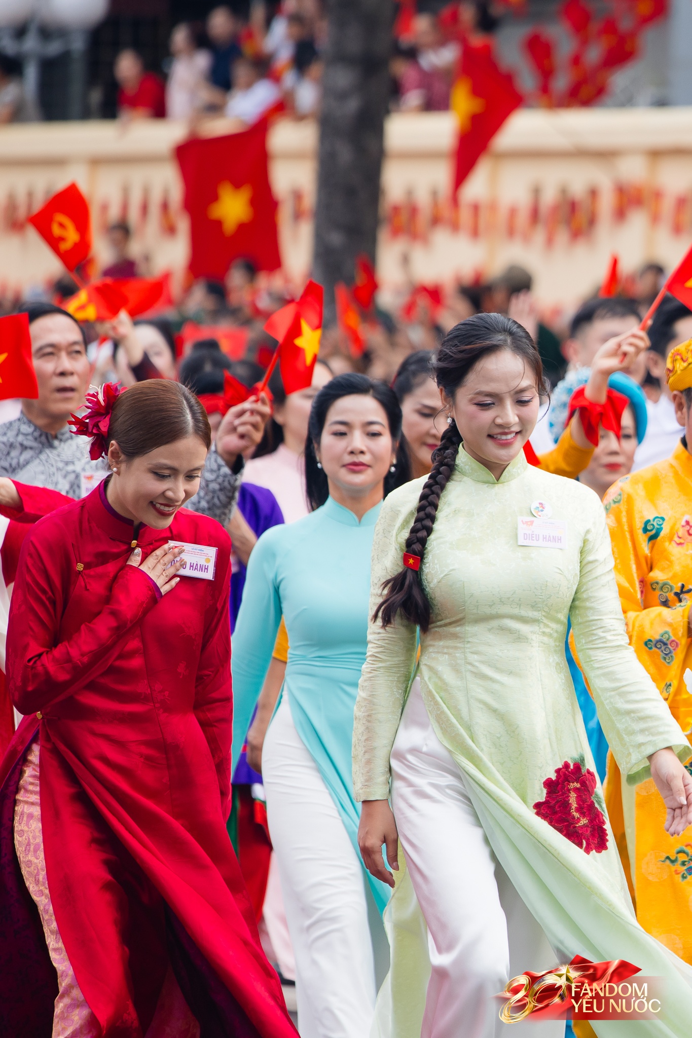 Đen Vâu ghi điểm vì 1 hành động cực tinh tế với chiến sĩ công an làm nhiệm vụ tổng duyệt A80- Ảnh 3. Đen Vâu ghi điểm vì 1 hành động cực tinh tế với chiến sĩ công an làm nhiệm vụ tổng duyệt A80- Ảnh 3.